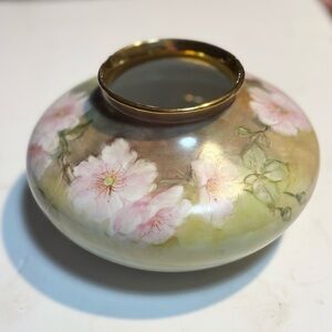 Hand painted Flat Floral Vase gold trim signed Linda Hart